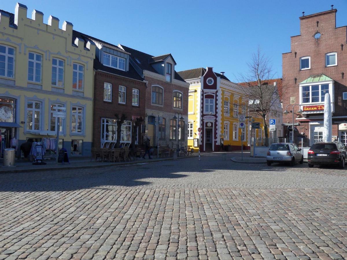 Privartzimmer 'Ausfahrt Freihalten' Хузум Экстерьер фото